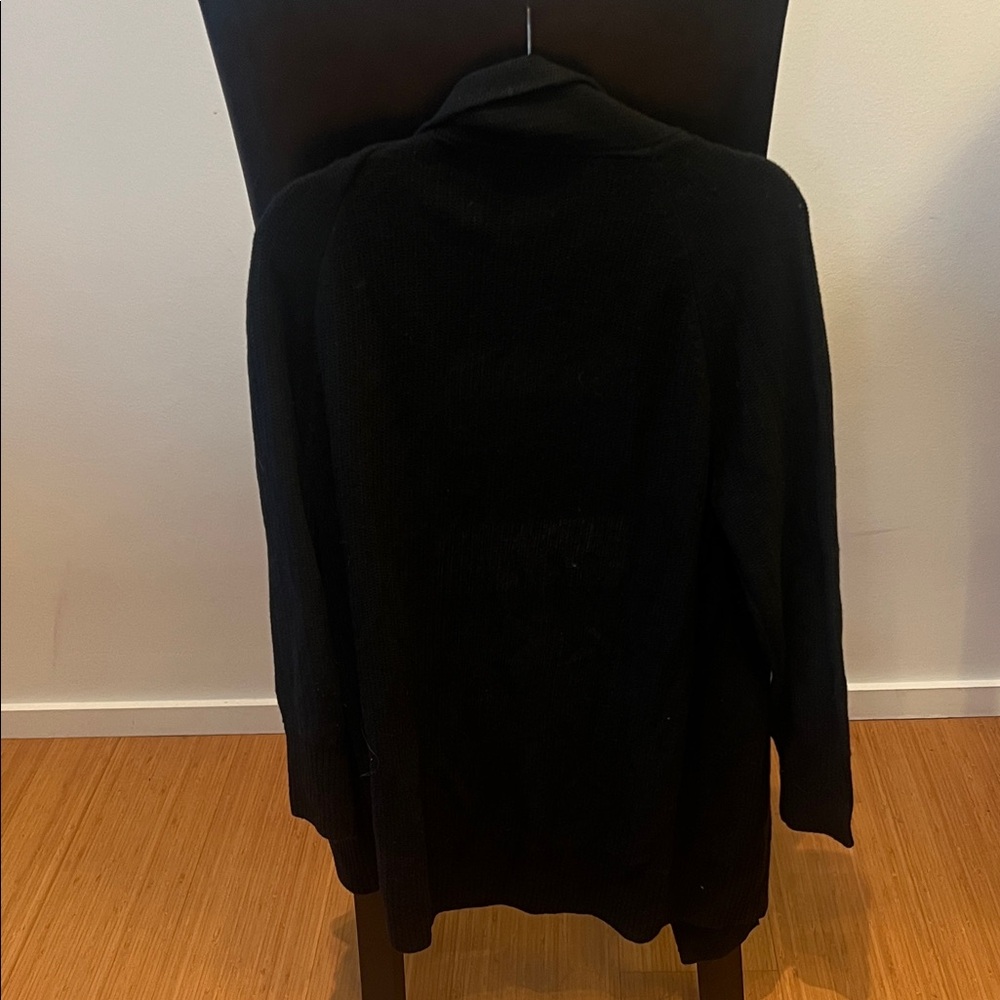 GAP Classic Black Cardigan - Picture 3 of 3